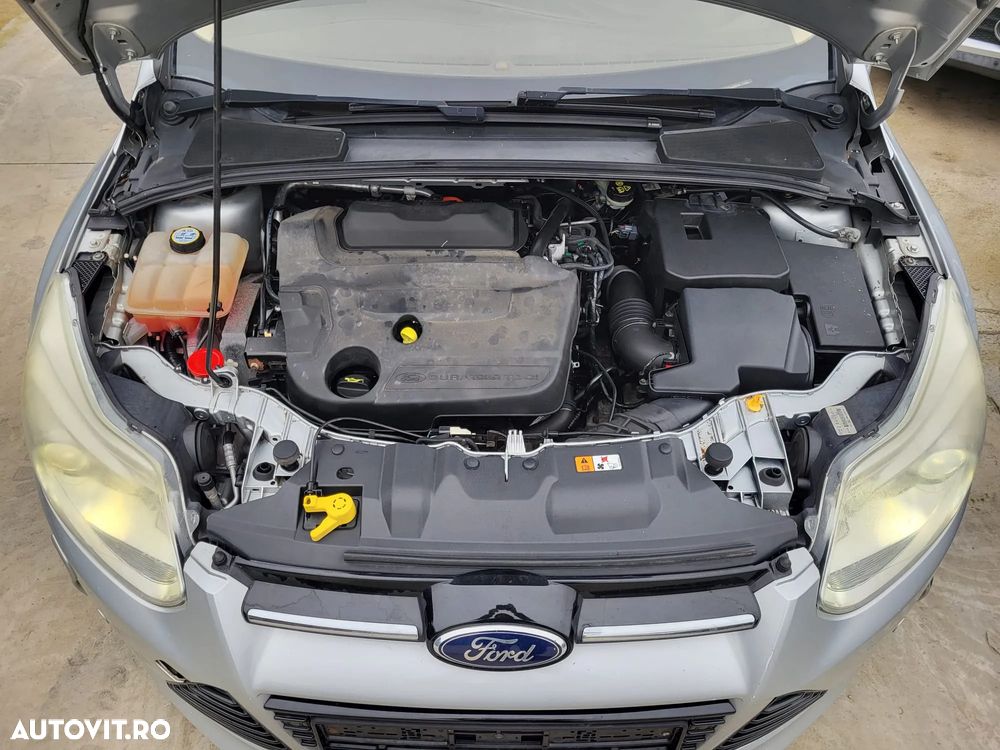 Dezmembram Ford Focus 3 break 2012 Bara fata/ Capota/ Faruri - 7