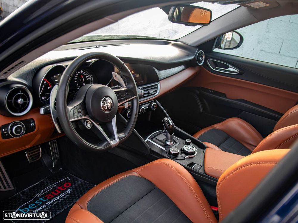 Alfa Romeo Giulia 2.2 D Super AT8 - 17