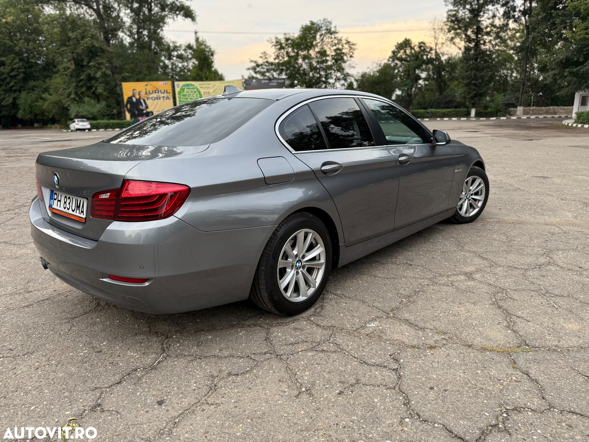 BMW Seria 5 520i Aut. Luxury Line - 3