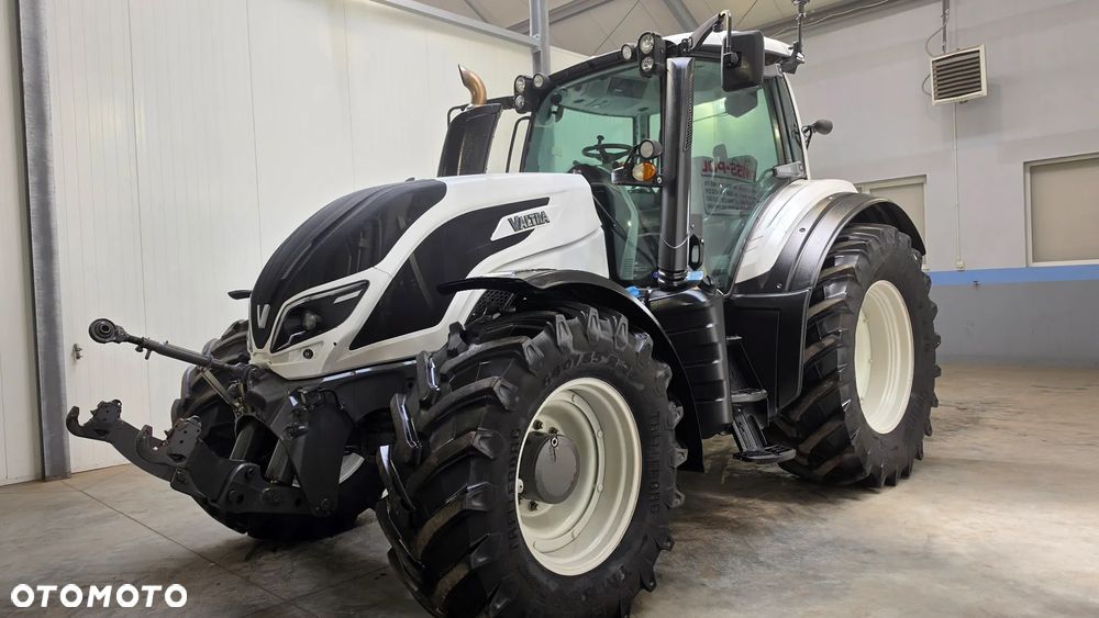 Valtra T 154 Active Biała Perła 2 sztuki T174 Versu pod GPS N154 Versu Fendt Vario Claas Arion John R John M New Holland T6 T7 - 13