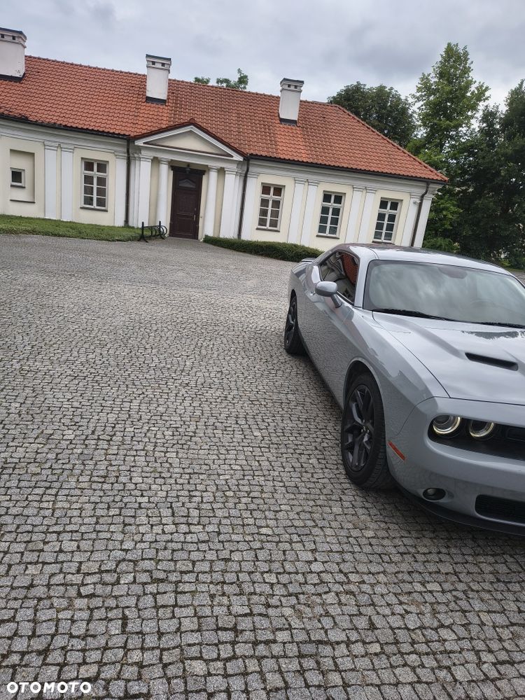 Dodge Challenger - 2