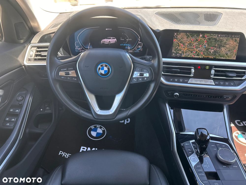 BMW Seria 3 320e xDrive Sport Line - 25