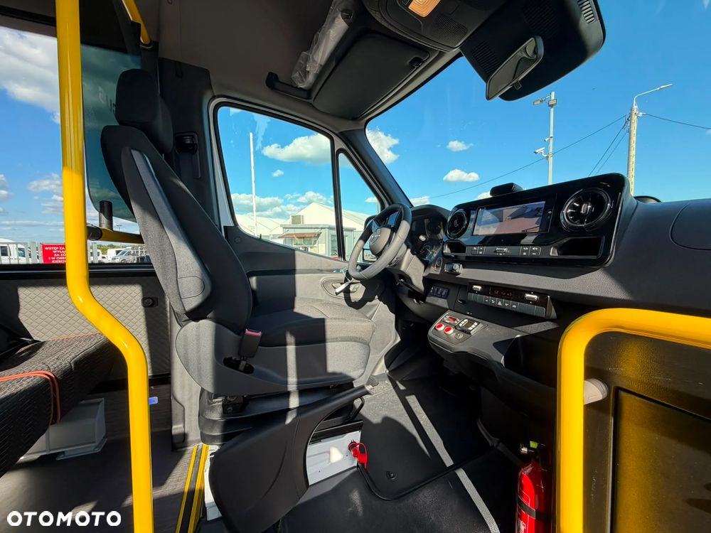 Mercedes-Benz Sprinter 517 - 17