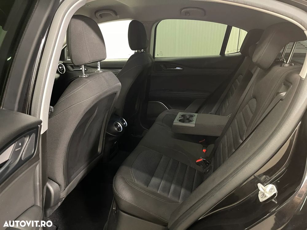 Alfa Romeo Stelvio 2.2 16V AT8 Q4 Business - 11