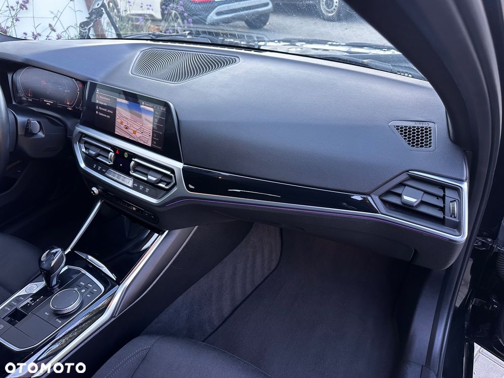 BMW Seria 3 318d MHEV Sport Line - 31
