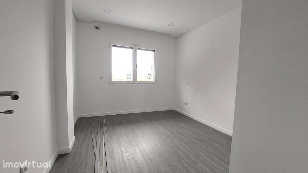 Apartamento T2 Sta Joana | Garagem Dupla | Terraço - Grande imagem: 3/45