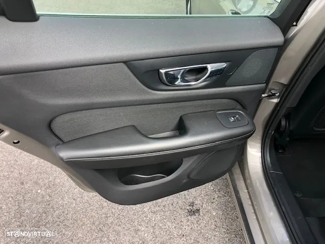 Volvo V60 2.0 D3 Momentum - 11
