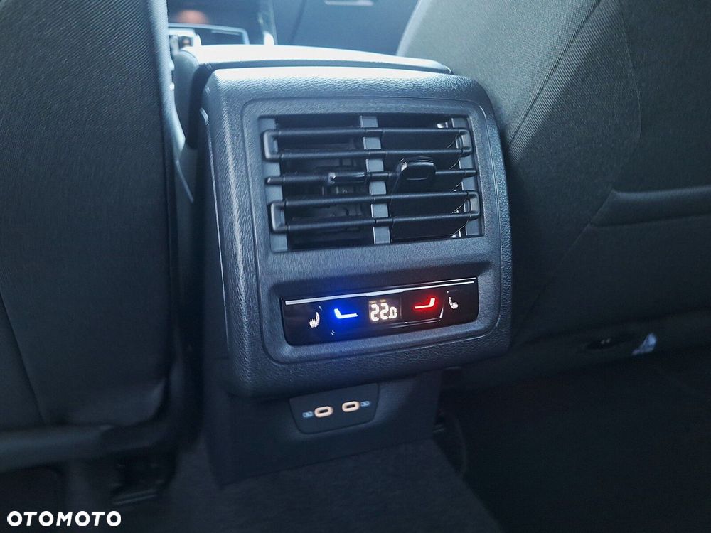 Volkswagen Golf - 24