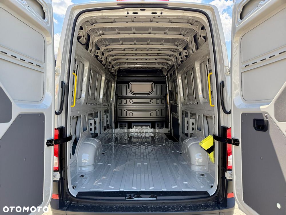Volkswagen Crafter - 31
