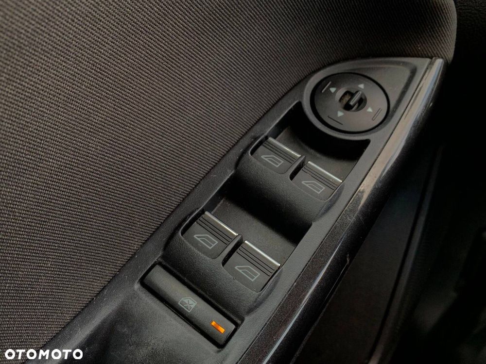 Ford Focus 1.0 EcoBoost Trend Edition - 26