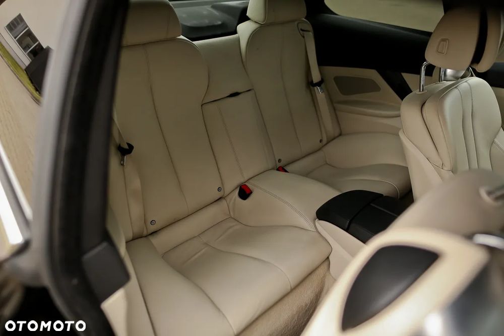 BMW Seria 6 650i xDrive - 27