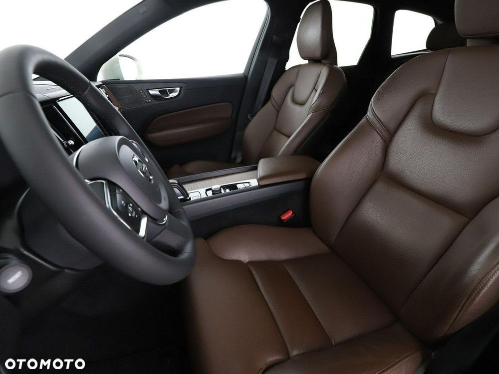 Volvo XC 60 T8 Plug-In Hybrid AWD Inscription Expression - 13