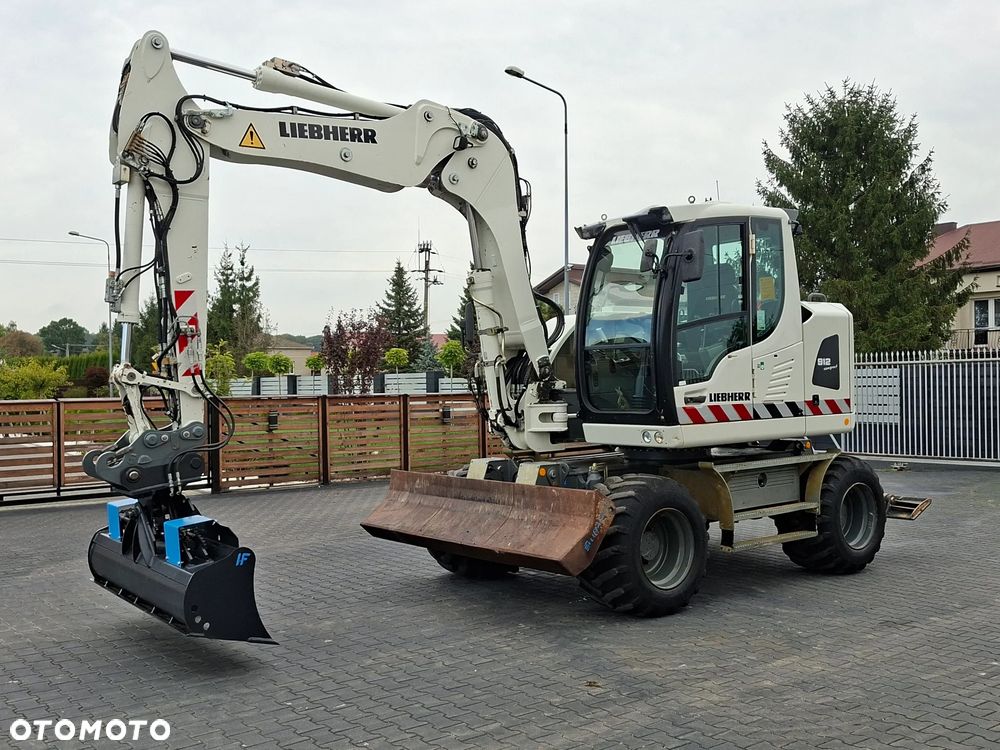 Liebherr A912 Compact