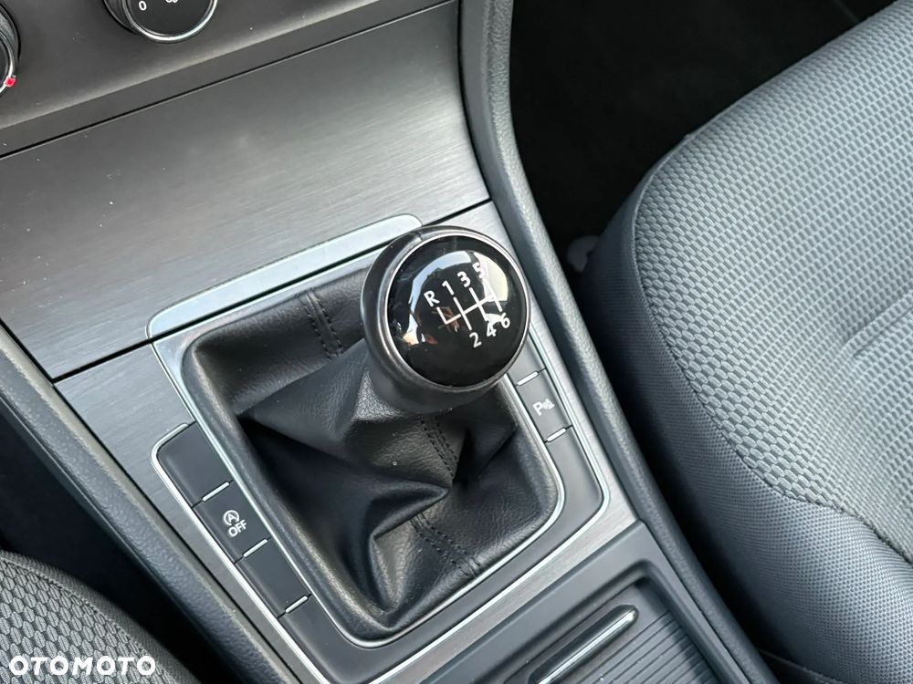 Volkswagen Golf 1.2 TSI BlueMotion Technology Comfortline - 22
