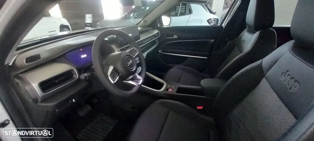 Jeep Avenger 1.2 e-Hybrid Altitude DCT - 9