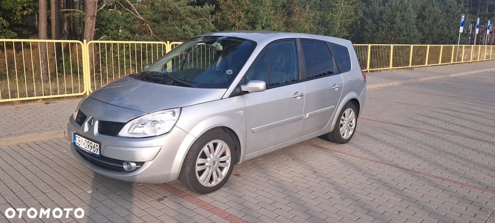 Renault Grand Scenic - 1