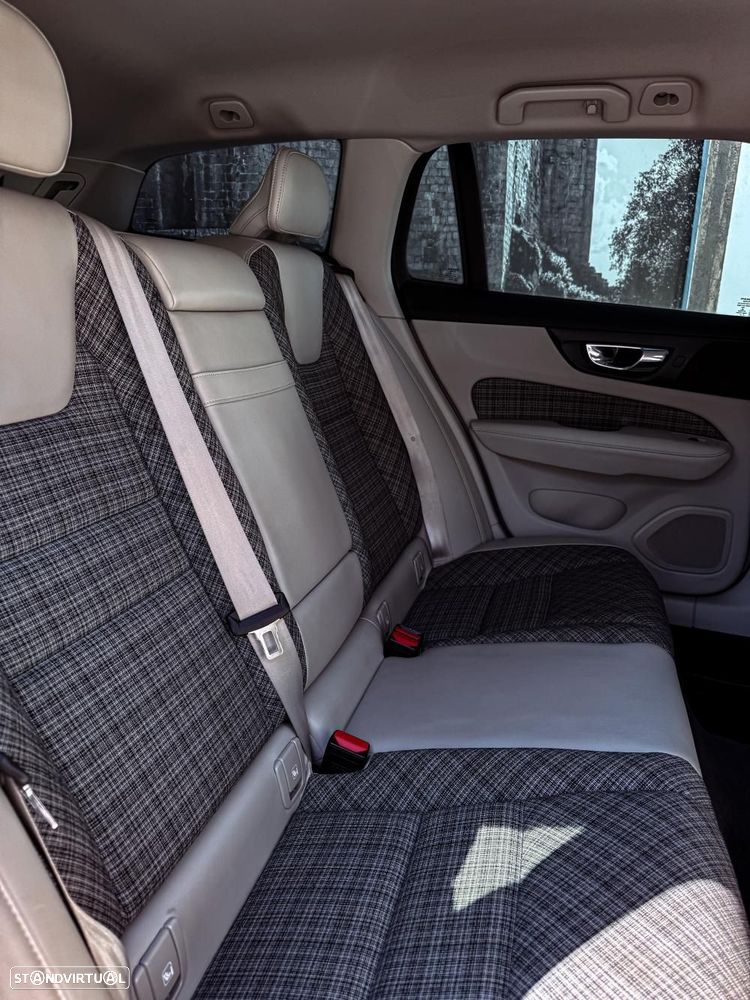 Volvo V60 2.0 D3 Momentum - 12