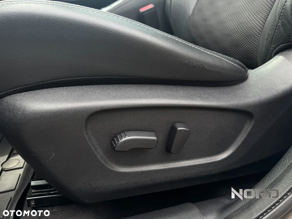 Nissan Qashqai 1.2 DIG-T Tekna EU6 - 16