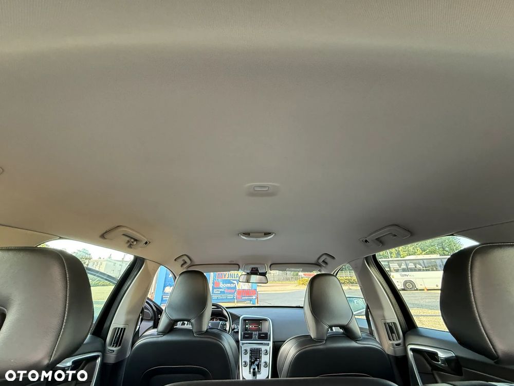 Volvo XC 60 D3 Drive-E Momentum - 17