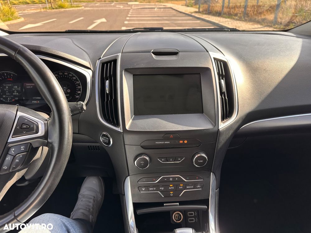 Ford S-Max - 24