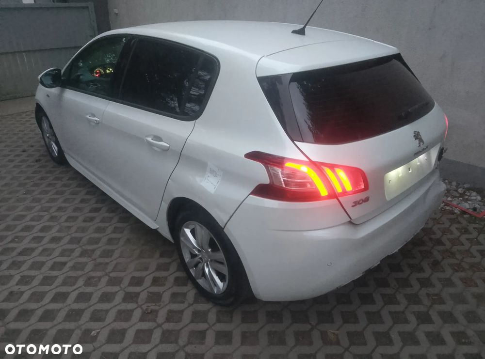 Peugeot 308 e-HDi 115 Stop & Start Allure - 4