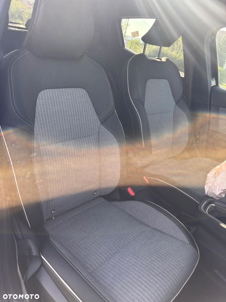 Renault Clio - 17