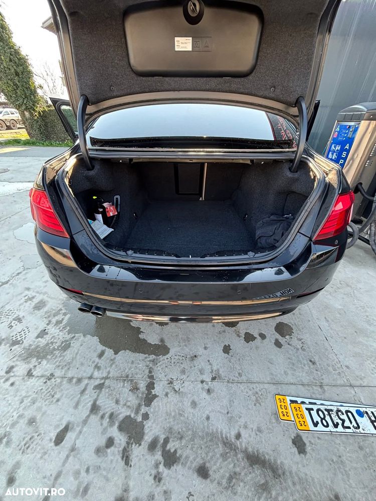 BMW Seria 5 520d Aut. Luxury Line - 8