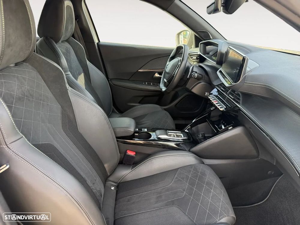 Peugeot 2008 1.5 BlueHDi GT - 16