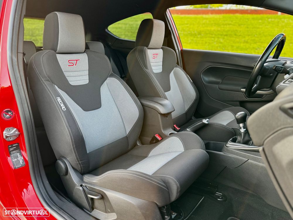 Ford Fiesta 1.6 EcoBoost ST - 21