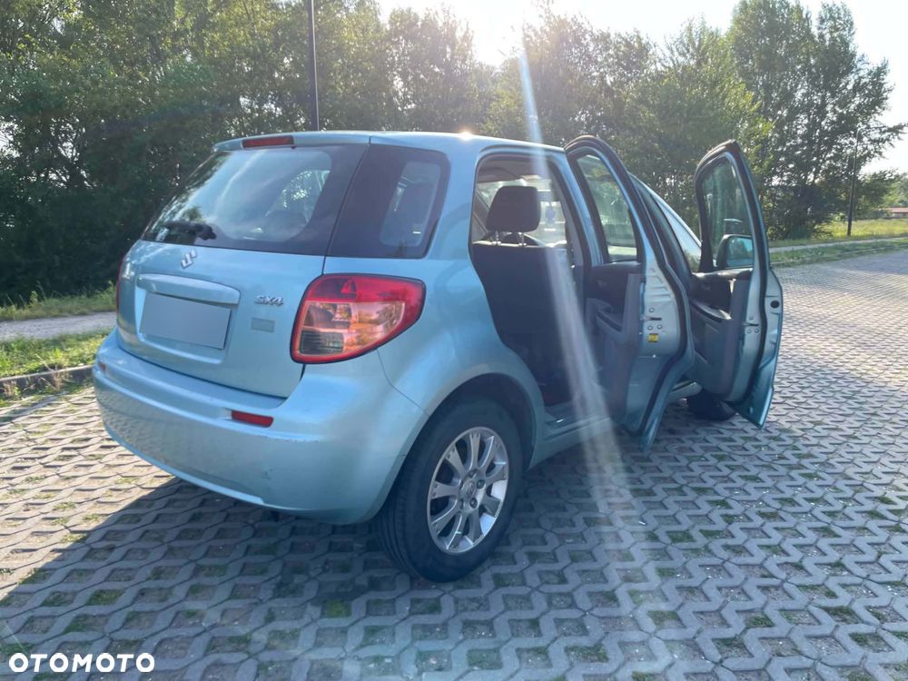 Suzuki SX4 1.5 - 9