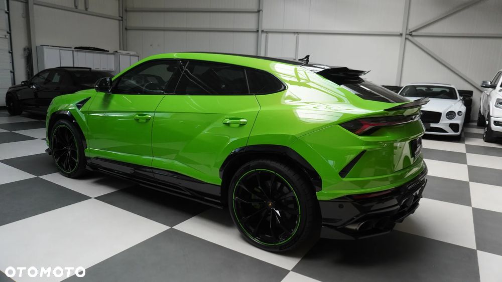 Lamborghini Urus - 16