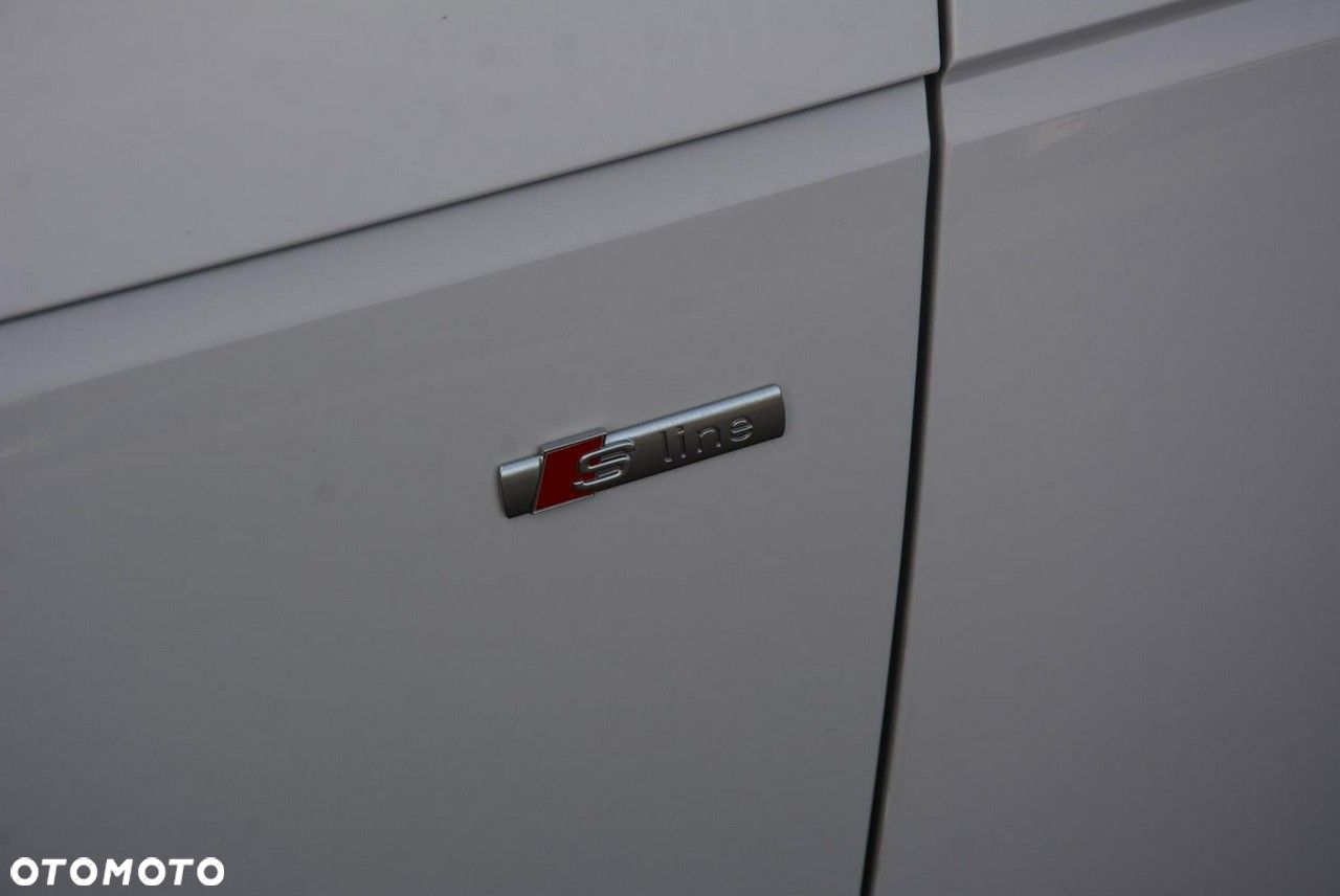Audi A4 Avant 2.0 TDI ultra S tronic sport - 35