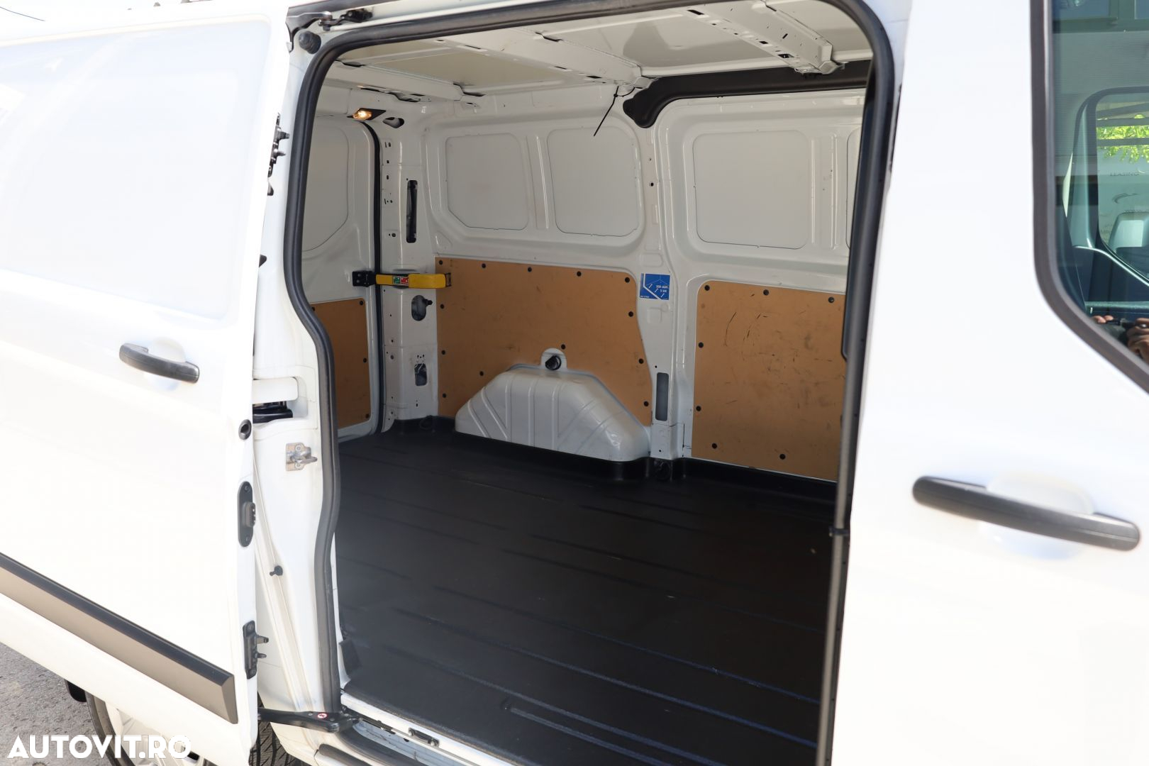 Ford Transit Custom - 11
