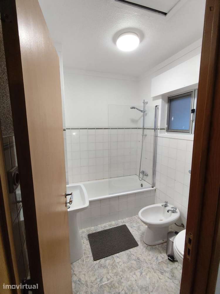 Quarto - localizado em Lisbon - Grande imagem: 5/8
