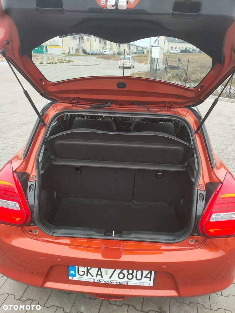 Suzuki Swift 1.2 Premium Plus - 5