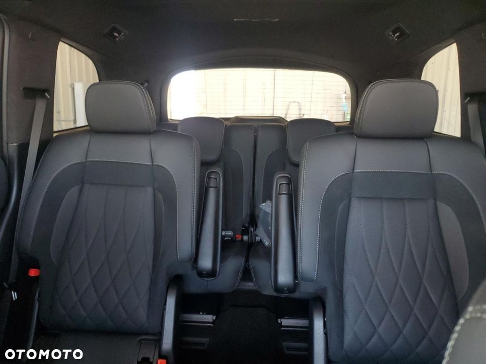 Mercedes-Benz GLS - 11