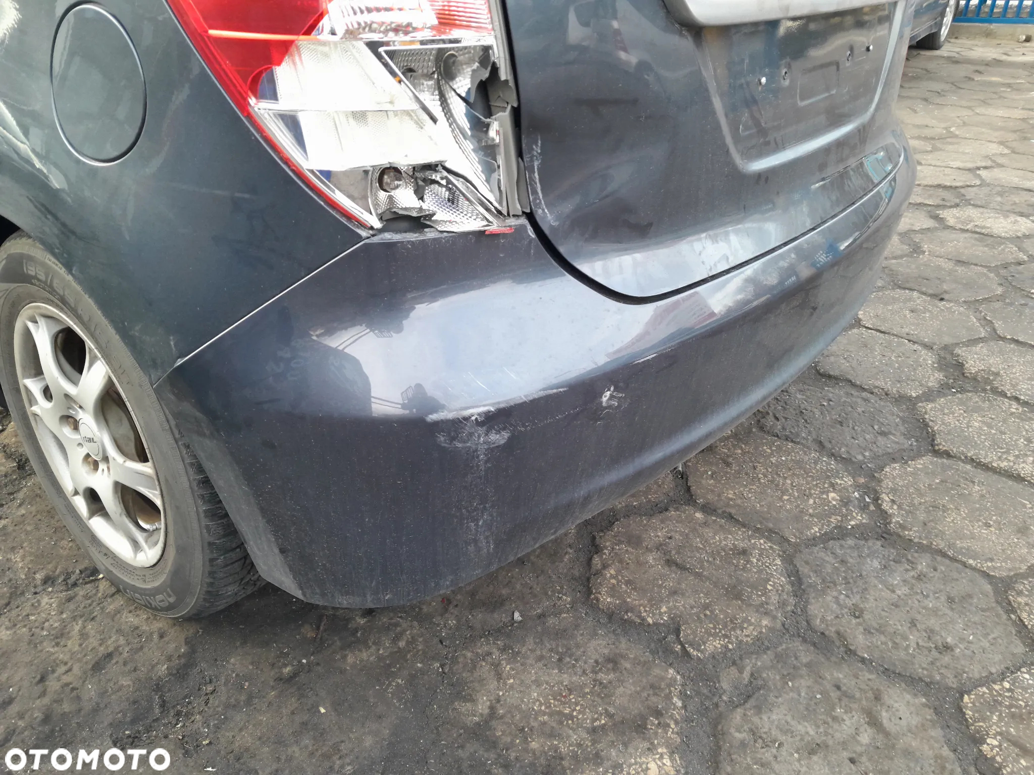 Zderzak tylny HONDA FR-V 05-09r. NH684P - 4