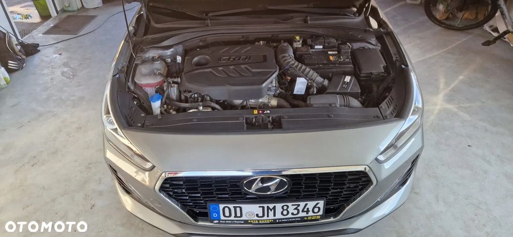 Hyundai i30 1.6 D Premiere Luxury DCT - 39