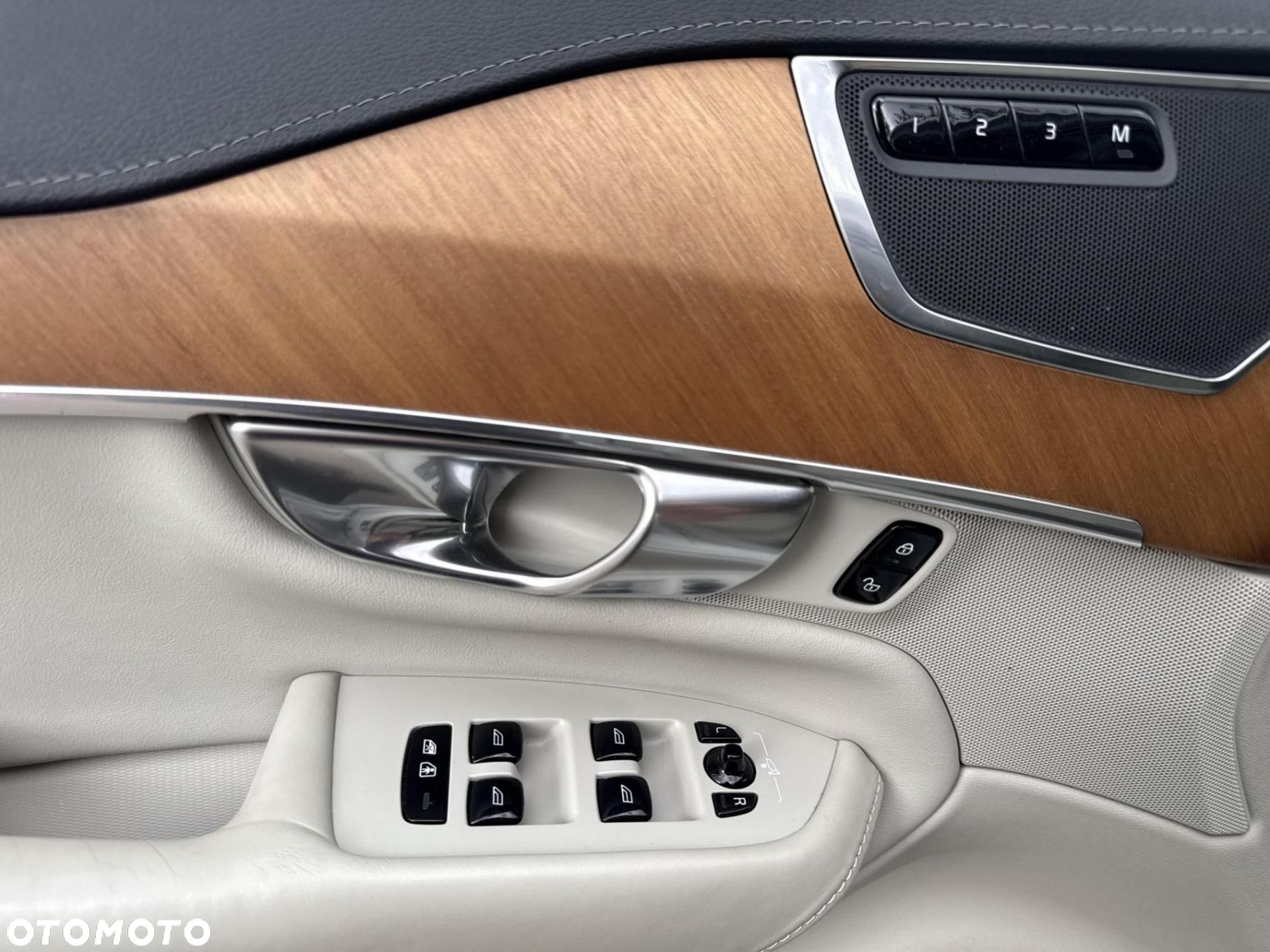 Volvo XC 90 - 8