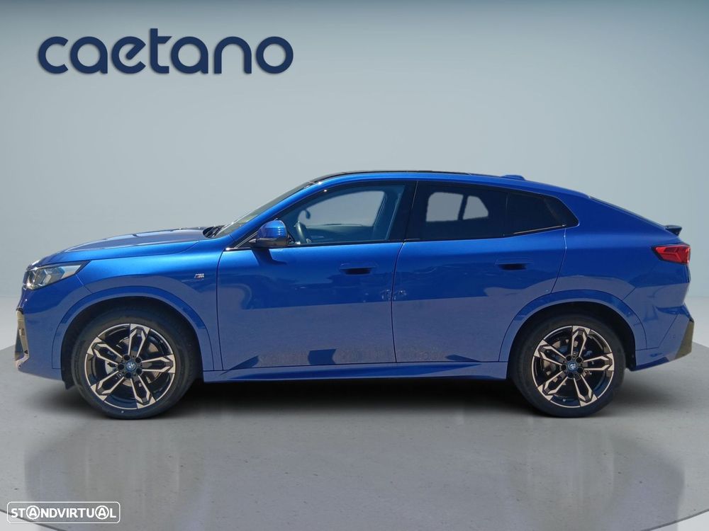 BMW iX2 eDrive20 Pack Desportivo M - 5