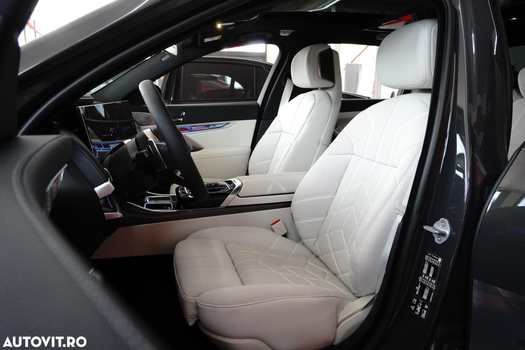 BMW Seria 7 - 31