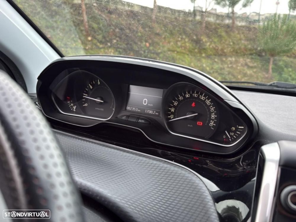 Peugeot 208 1.2 PureTech GT Line - 11