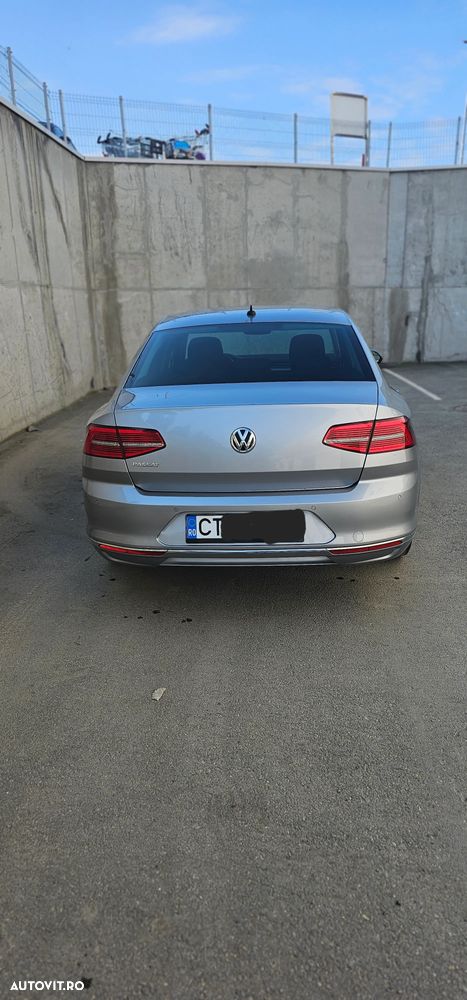 Volkswagen Passat 2.0 TDI SCR DSG Comfortline - 2