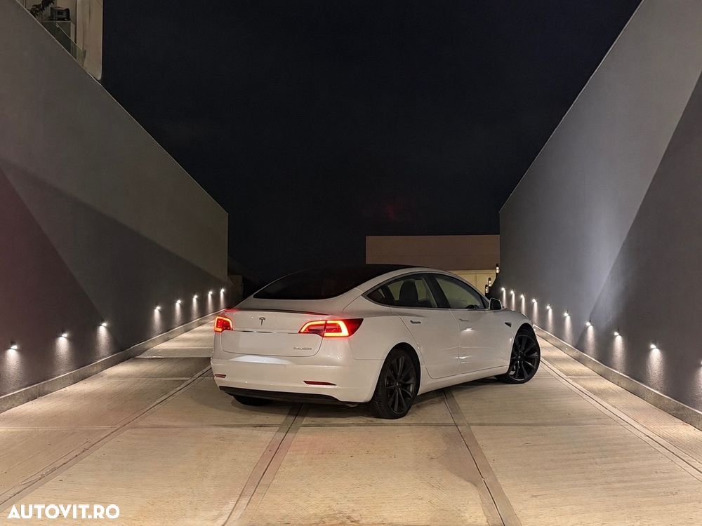 Tesla Model 3 Performance - 3