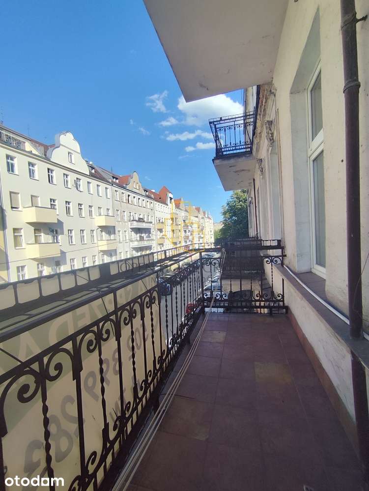 Przestronne 3-pokojowe mieszkanie z balkonem !!