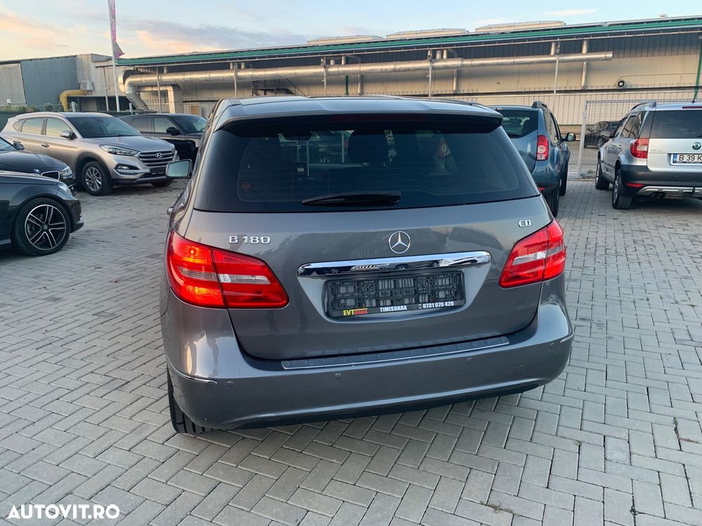 Mercedes-Benz B - 21