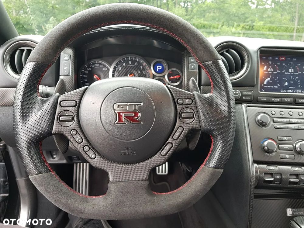 Nissan GT-R - 24