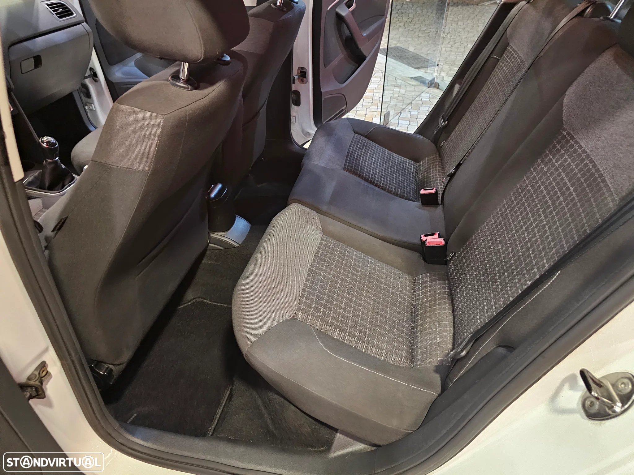 VW Polo 1.4 TDI (Blue Motion ) Comfortline - 19