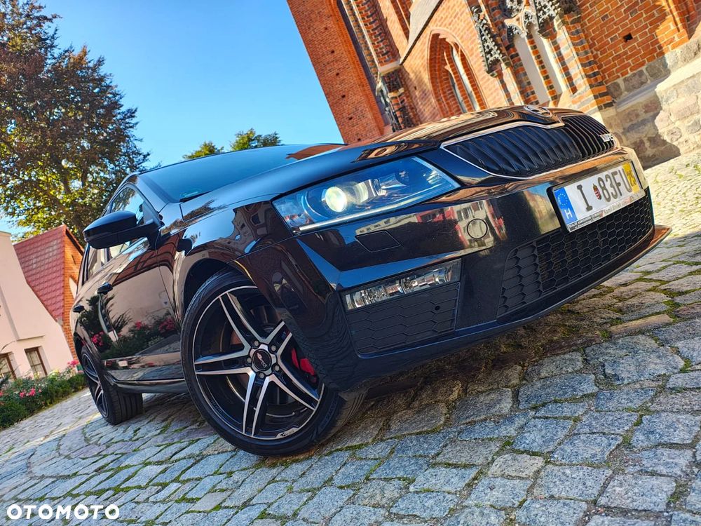 Skoda Octavia Combi 2.0 TDI RS - 40