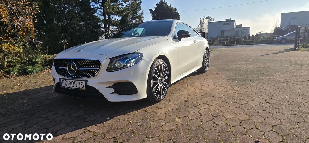 Mercedes-Benz Klasa E 400 Coupe 4-Matic 9G-TRONIC - 11